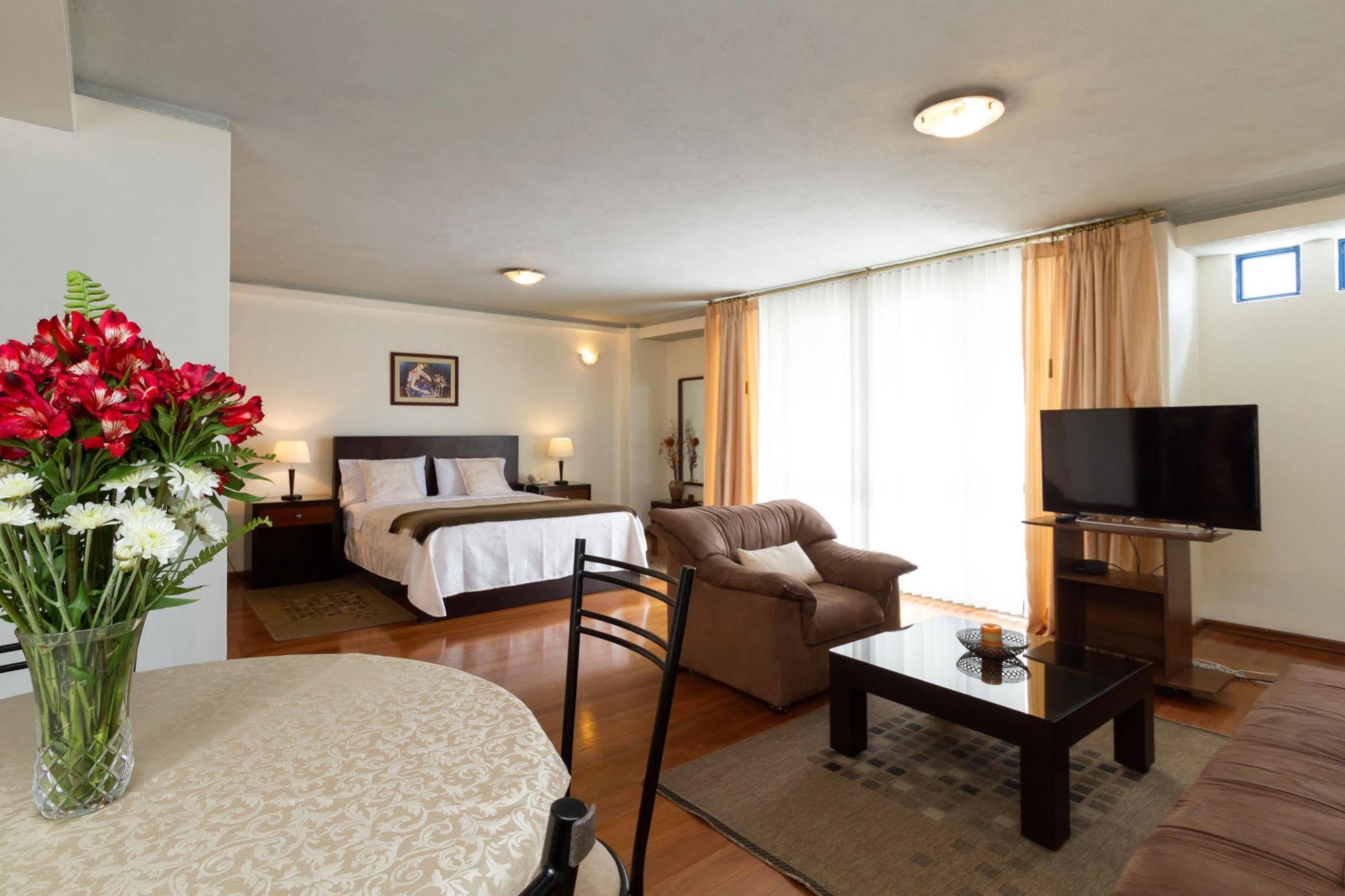 Suites Metropoli Кито Экстерьер фото