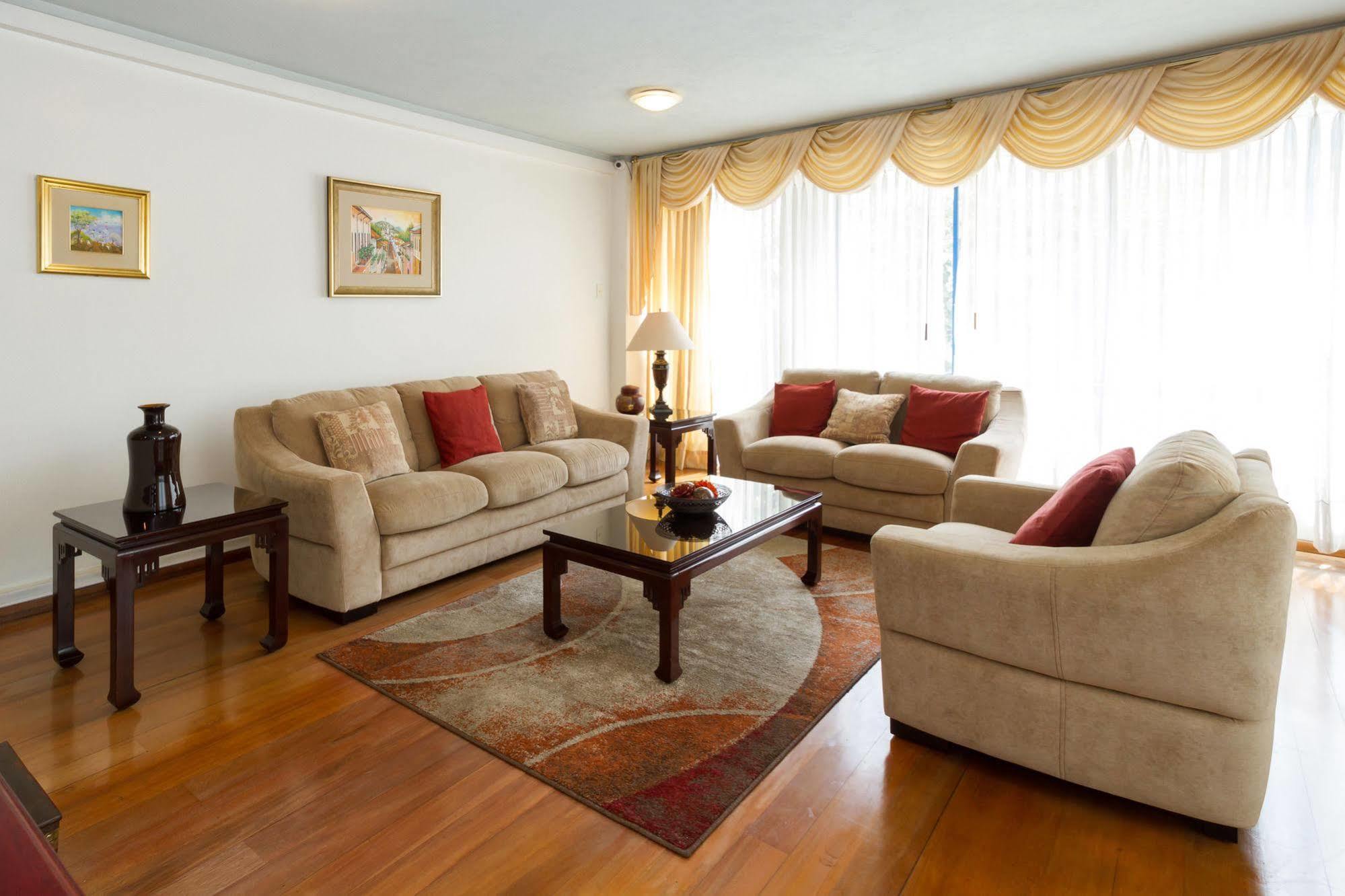 Suites Metropoli Кито Экстерьер фото