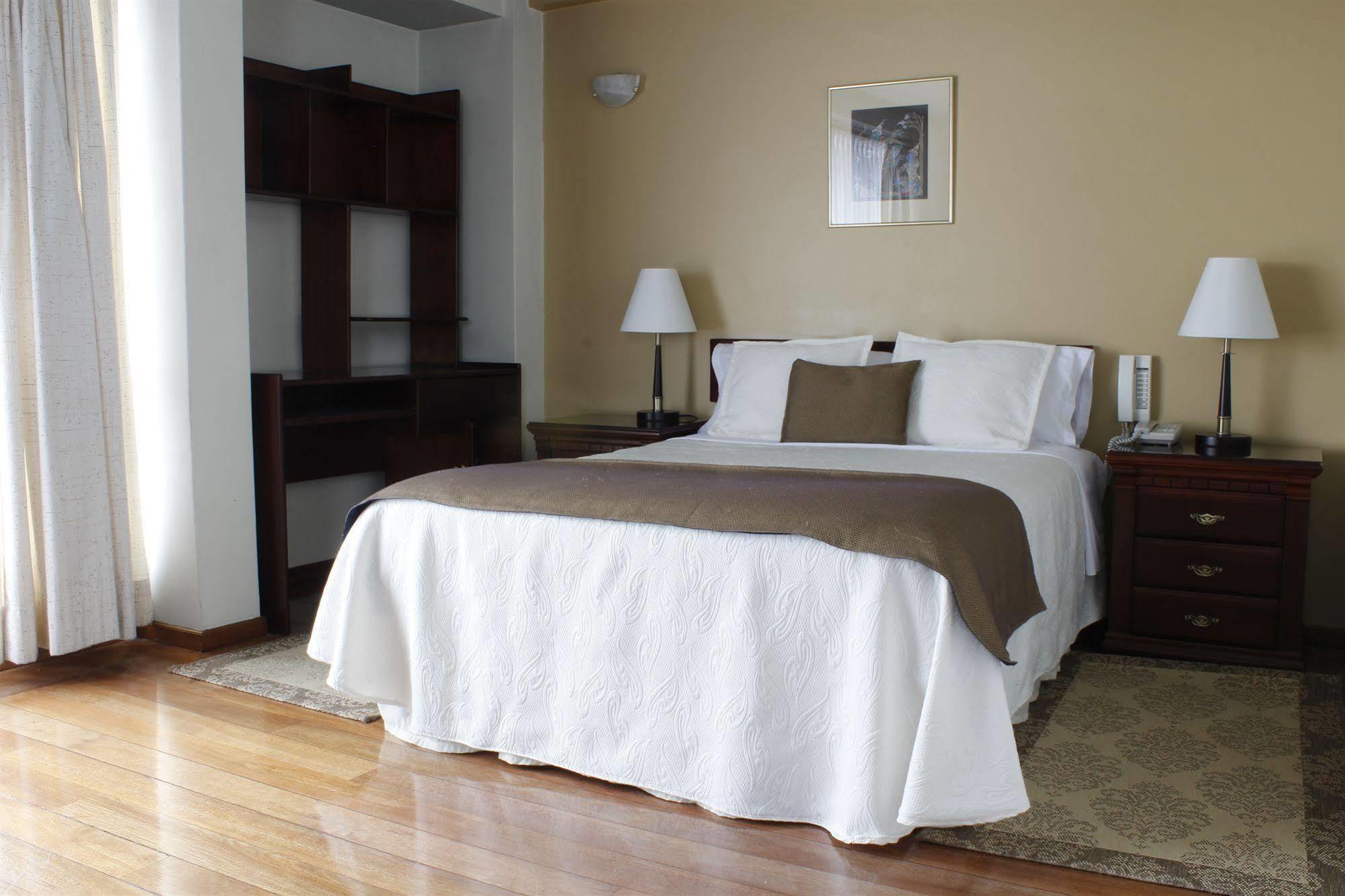 Suites Metropoli Кито Экстерьер фото